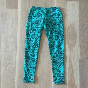 Green python print workout leggings, low rise